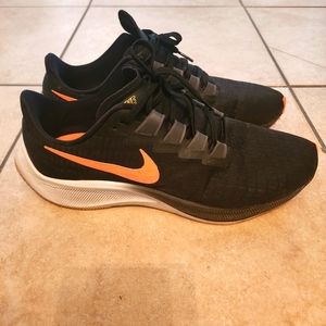 NIKE Men's Zoom Pegasus 37